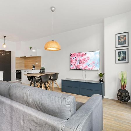 Lam Japanese Garden - Terrace - Ac Apartment Bratislava Ngoại thất bức ảnh