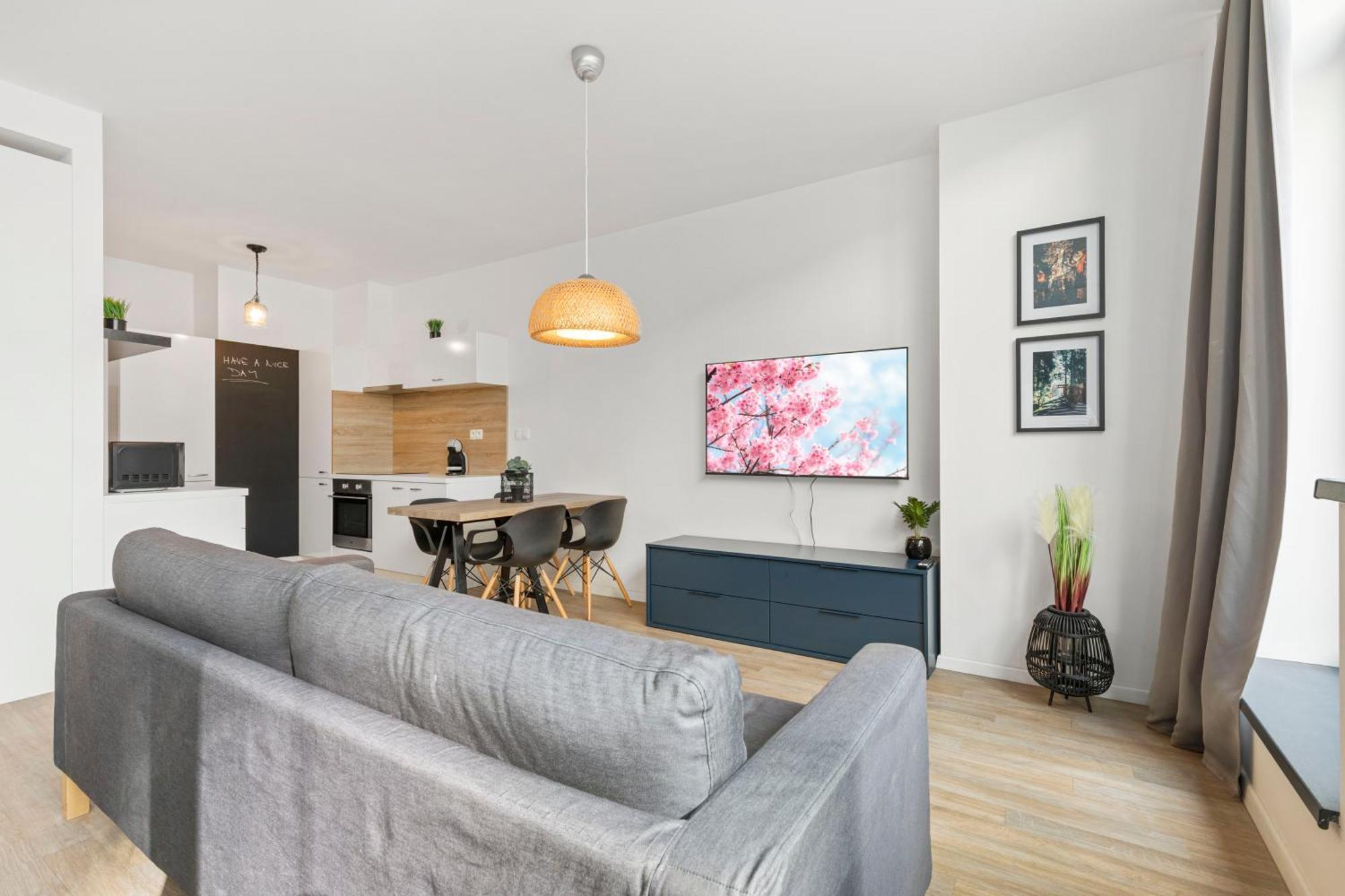 Lam Japanese Garden - Terrace - Ac Apartment Bratislava Ngoại thất bức ảnh