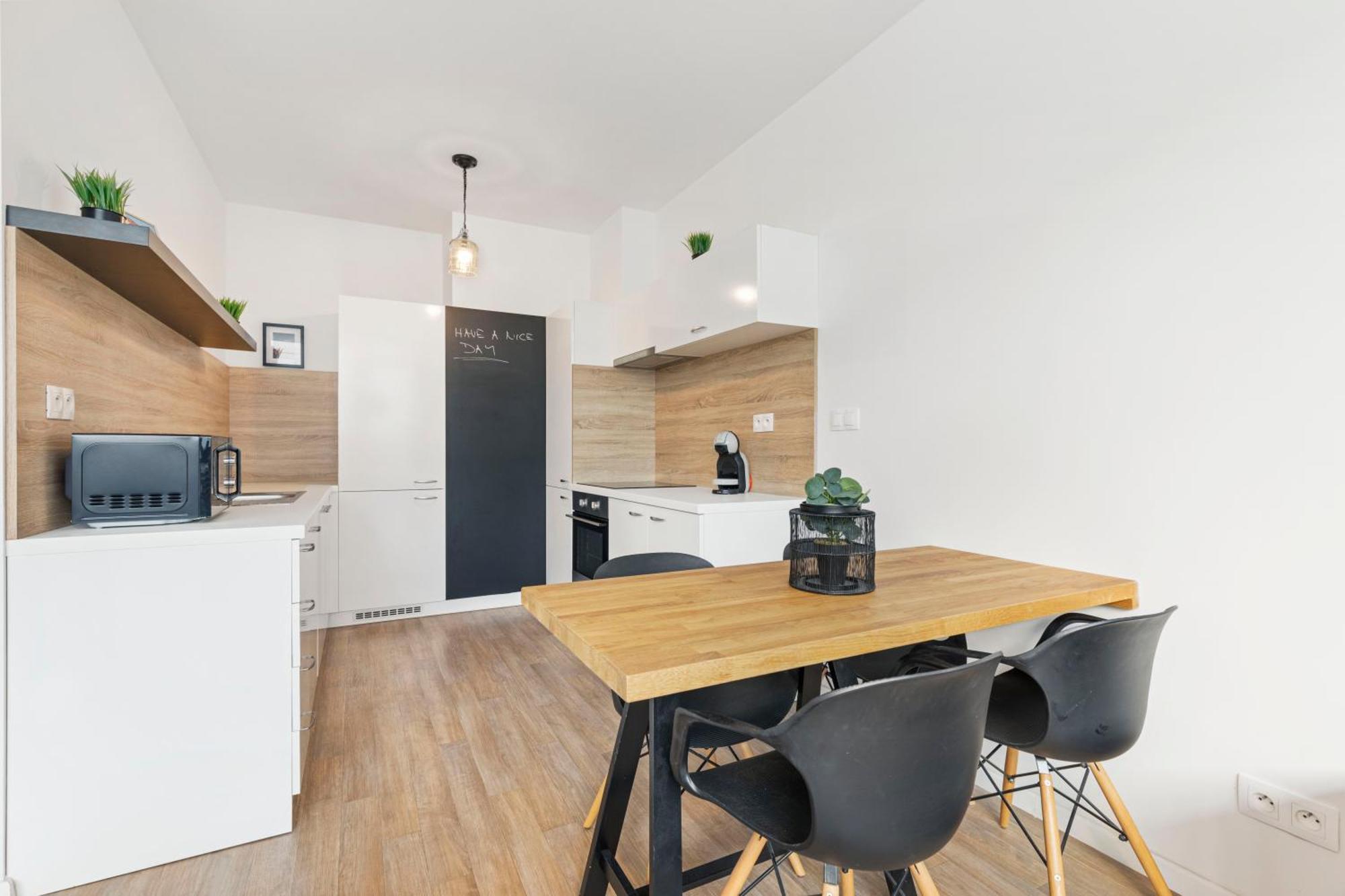 Lam Japanese Garden - Terrace - Ac Apartment Bratislava Ngoại thất bức ảnh